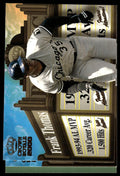 2000 Pacific Crown Royale #8 Frank Thomas Feature Attractions