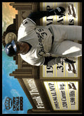 2000 Pacific Crown Royale #8 Frank Thomas Feature Attractions