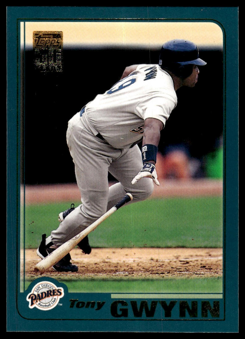 2001 Topps #220 Tony Gwynn Gold #/2001